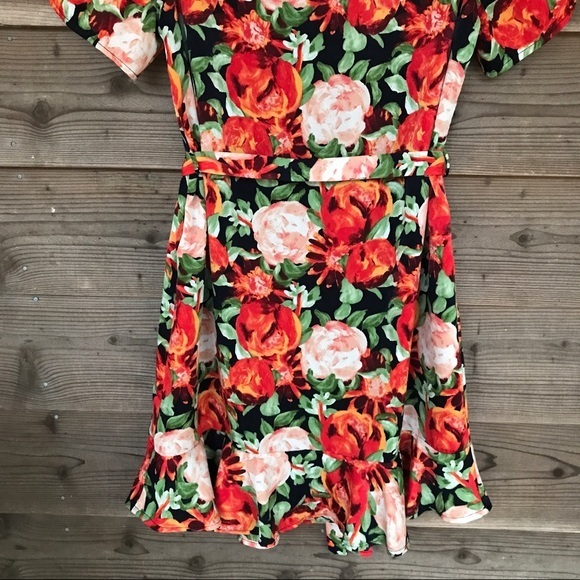 Collective Concepts Floral Scoop Neck S/S Dress M - Picture 5 of 8